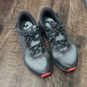 Under Armour Women's Black and Gray Shoes